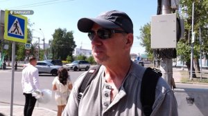 Барнаульцы оценили модный тренд на сандалии с носками | Опрос
