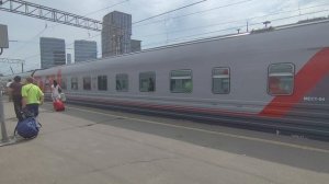ЧС7-317 с поездом №135Й Москва-Саратов отправляется с Павелецкого вокзала