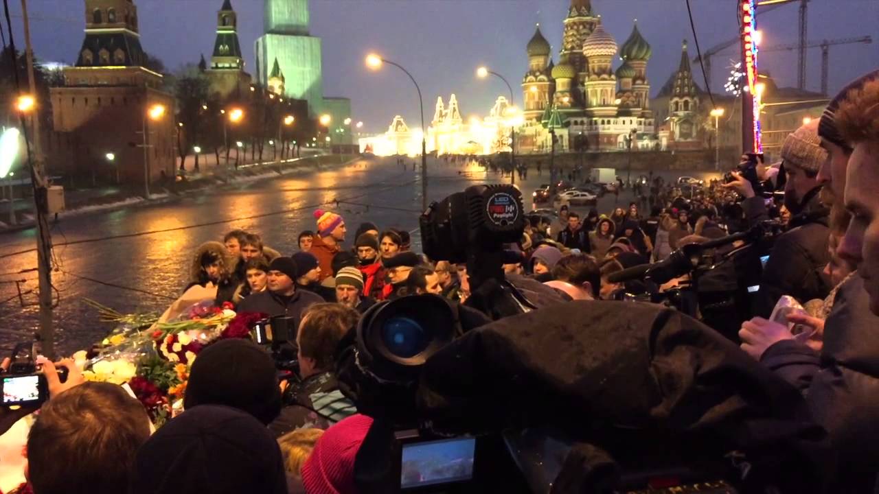 Немцов. За день перед траурным шествием. Место убийства - Москворецкий мост. смотреть онлайн