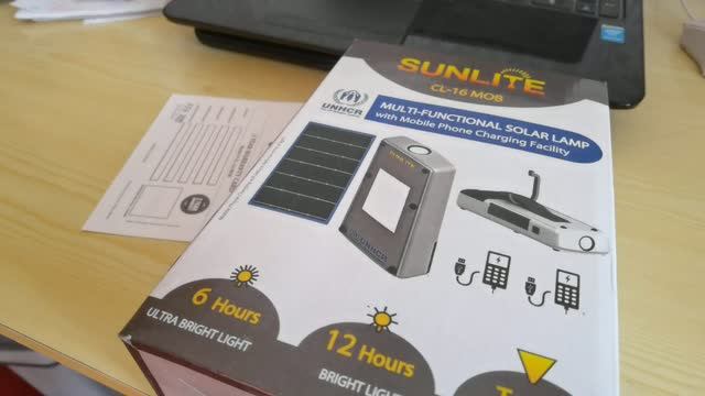 Распаковка / видеообзор индийской миниэлектростанции – Multi-functional solar lamp Sunlite CL-16 MOB смотреть онлайн