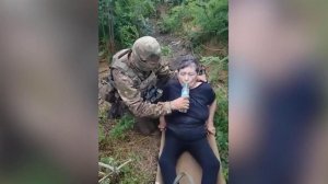 Российские бойцы под огнем выводили людей из Константиновки.