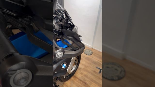 2017 BMW R1200GS Rallye 32K (VIN WB10***0994) смотреть онлайн