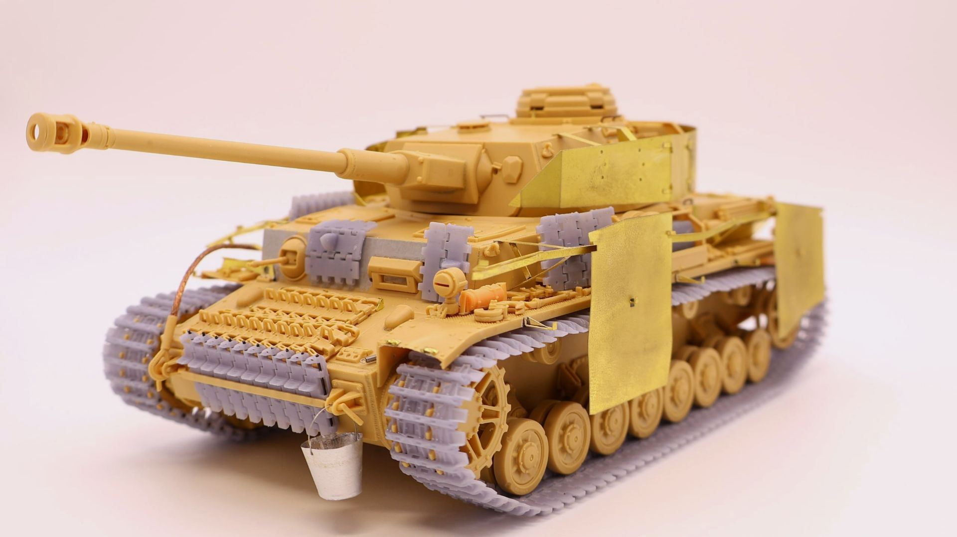 Pz.IV H RFM (5046) 1/35 #1 сборка смотреть онлайн