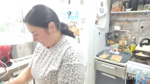 Готовлю ужин. Погода ужасная🌧️⛈️