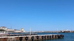 Ялта. Морской порт. Голос- знакомый всем. Расписание морских экскурсий. 08.07.2026. Крым. Crimea. Ya