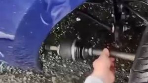 «Выехала с автосалона на АвтоВАЗе, и  у меня отлетело колесо»