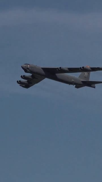 B-52H огроменная 8-ми моторная дура