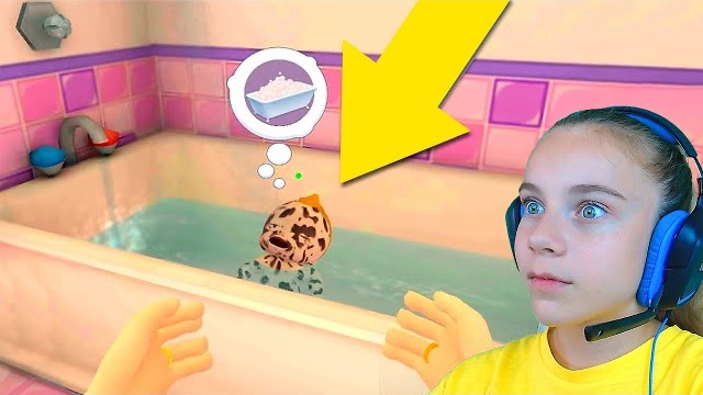 МОЙ РЕБЕНОК ВЕДЕТ СЕБЯ СТРАННО в жёлтом Mother Simulator: Happy Virtual Family Life смотреть онлайн