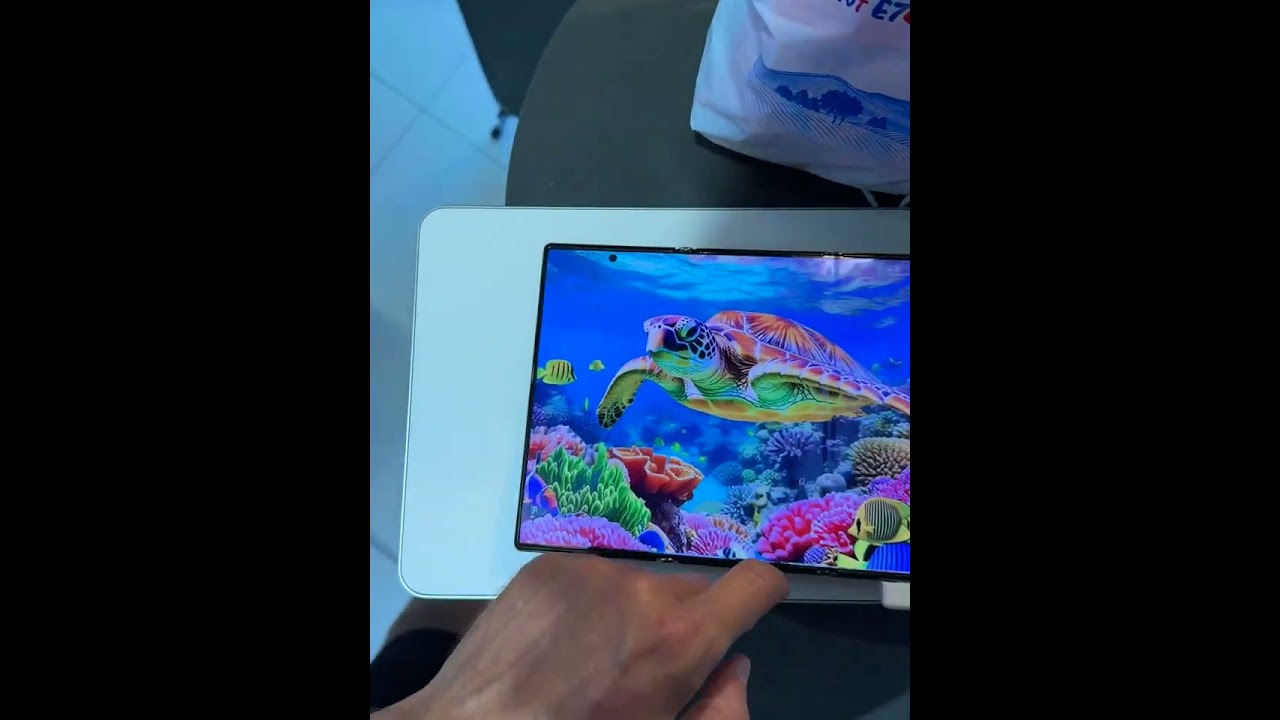 Это что за размер??😯 3200$ Samsung и Apple -так не смогли! @huawei смотреть онлайн