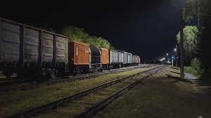 Ночные манёвры. ТЭМ18ДМ-1417 осаживает грузовой состав со станции в депо Моршанск