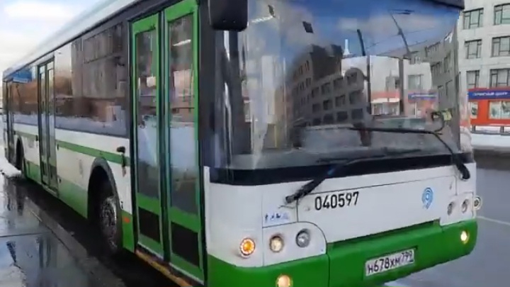 Поездка на автобусе Лиаз-5292.22(2-2-2) по маршруту 805