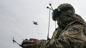 FPV-дрон «Велес» уничтожил блиндаж боевиков ВСУ. Лучшее видео из зоны СВО