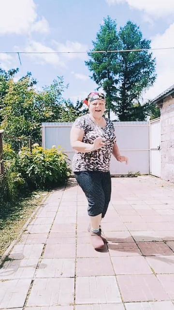 Учимся танцевать шафл 😂Не дотягиваю ещё до пацана 11-07-2026