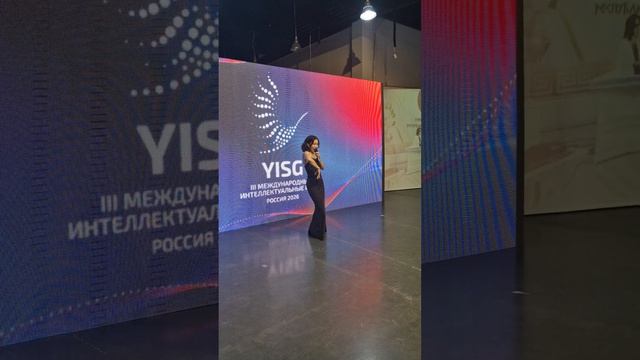 Екатерина Черкашина – ЧКРШ поет песню "Кэл, куус" (Приди, обними) на закрытии III МИИ 09 июля 2026 г