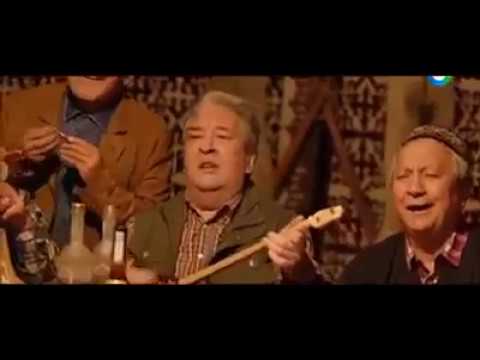 Казахи спели песню из репертуара The Beatles "Hey Jude" на национальных инструментах смотреть онлайн
