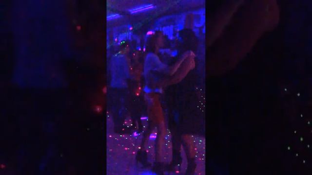 парень суперски поет я люблю тебя до слез смотреть онлайн