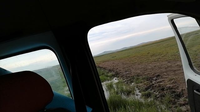 Южный Урал. Аркаим. Застряли в реке. Трактор- спаситель. смотреть онлайн