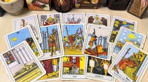 Кто вам делает ПОРЧУ и зачем? Гадание на таро старинный расклад  (1)