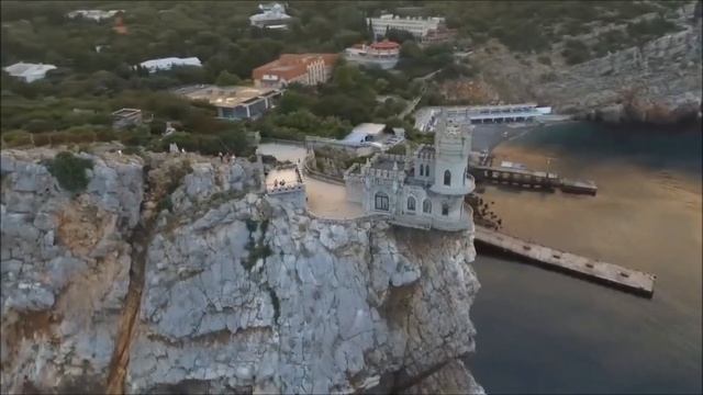 ЗАЧАРОВАННАЯ ДАЛЬ - поёт иеромонах ФОТИЙ МОЧАЛОВ , музыка АЛЕКСАНДРЫ ПАХМУТОВОЙ. смотреть онлайн