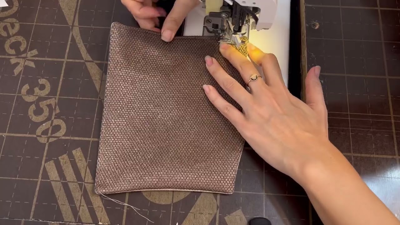 Чехол на телефон из мебельной ткани Phone Case смотреть онлайн