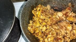 Яичница с помидорами очень вкусно