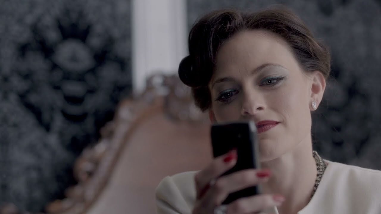 Ірен Адлер і Шерлок Голмс готуються до першої зустрічі [Шерлок / Sherlock] (S02E01)