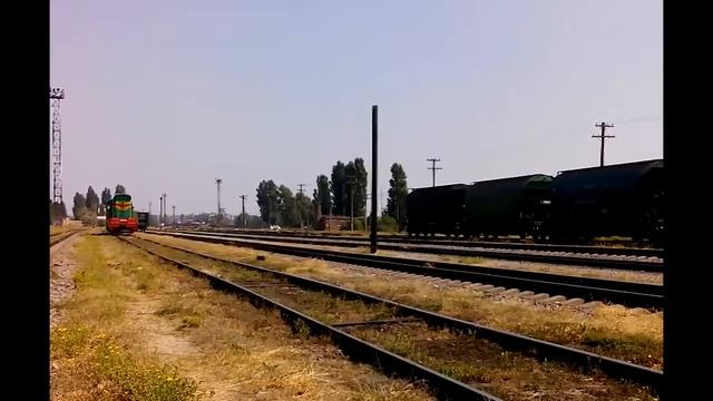 Маневровая работа на Жовтневая. Прицепка ЧМЭ3. смотреть онлайн