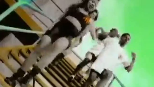 MC Hammer U cant touch this 360 смотреть онлайн