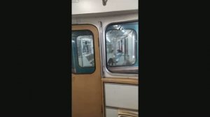 Мгновение жизни в вагоне метро от станции Физтех до Лианозово, Москва