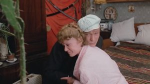 По пьянке закрутилось, и не выбирисся! Фрагменты из фильма «Любовь и голуби». 1984 г.