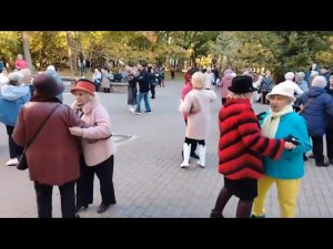20.10.24г...«Счастье Рядом»... Жора Затонский... звучит на танцполе в Гомеле...