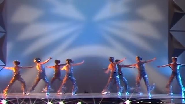 Gloria Gaynor - Never Can Say Goodbye Reach Out Ill Be There смотреть онлайн