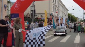 Красочный парад ретротранспорта в Москве