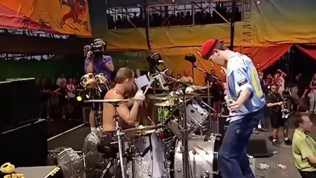 Концерты / Любимые группы / Pretty Fly (For a White Guy) - The Offspring (1999)
