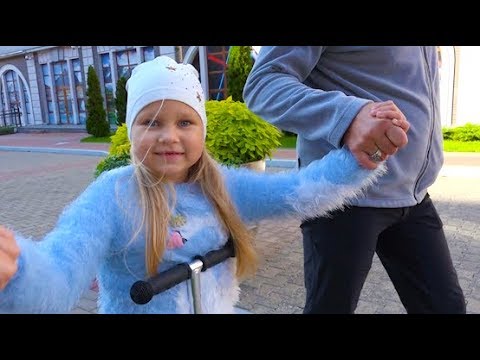 Алиса купила КУКЛУ !!! Новые игрушки для детей / Мими Лисса смотреть онлайн