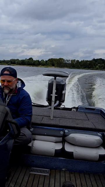 90км/ч Рыбалка с bass boat в Удомле.