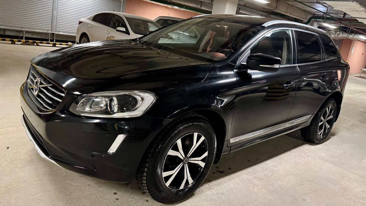Volvo XC60; 2.4 AT; 2016; Черный смотреть онлайн