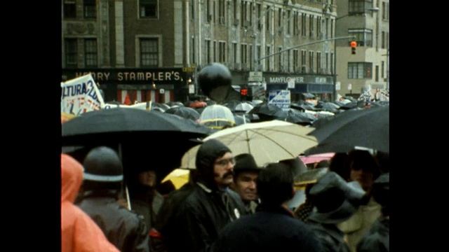 Песня  John Lennon, Yoko Ono, Lennon - Give Peace A Chance