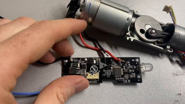 Ремонт автомобільного компресора Baseus Super Mini Inflator Pump CRCQ000001 смотреть онлайн