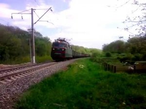 ВЛ60кп-2446 с грузовым поездом.