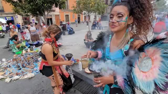JOYOUS SPIRITUAL CLEANSING LIMPIA in The Mexico City Zocalo Square by Indigenous Female _Fan_ 🇲🇽 смотреть онлайн