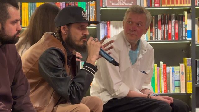 МОЙ СЫН - ДЕЦЛ . ИСПОВЕДЬ ОТЦА . АЛЕКСАНДР ТОЛМАЦКИЙ ПРЕРВАЛ МОЛЧАНИЕ СПУСТЯ ГОДЫ ПОСЛЕ СМЕРТИ СЫНА