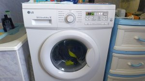 LG F10 у бабушки | Повседневная стирка 40° | 800 (1000) об/мин  Стирка тёмного белья #lg #стирка