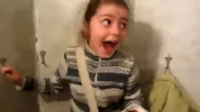 Смех девочки смотреть онлайн