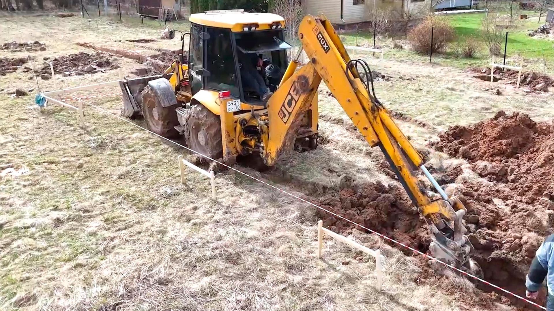 КОТЛОВАН ДЛЯ ВОЗВЕДЕНИЯ ЛЕНТОЧНОГО ФУНДАМЕНТА ПОД ОДНОЭТАЖНЫЙ ДОМ смотреть онлайн