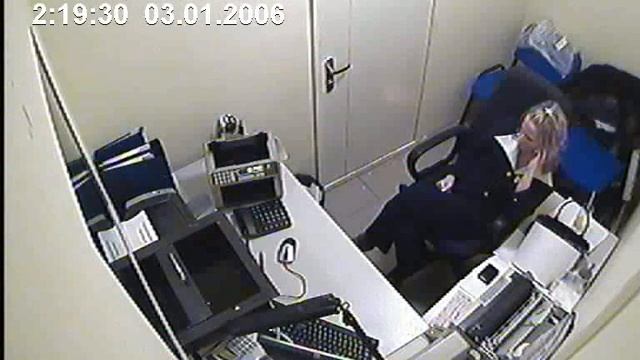 Разговор по мобильному телефону смотреть онлайн