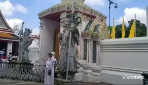 ТАЙЛАНД. БАНГКОК.  ПРИЕХАЛИ К ХРАМУ ВАТ ПХО