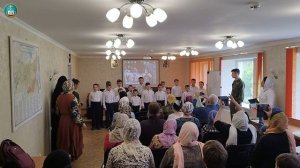 Хор «Благовест» выступает на родительском собрании