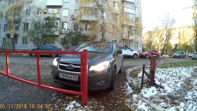 Саратов т848мк За рулем сидит ШАЛАВА проставилася перекрыла проход смотреть онлайн