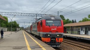 ЭП2К 034 с поездом 347Й Уфа - Санкт-Петербург следует через станцию Колпино